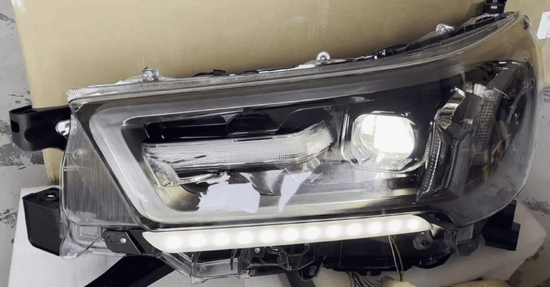 Faros Delanteros Dinámicos Hilux Revo 2021