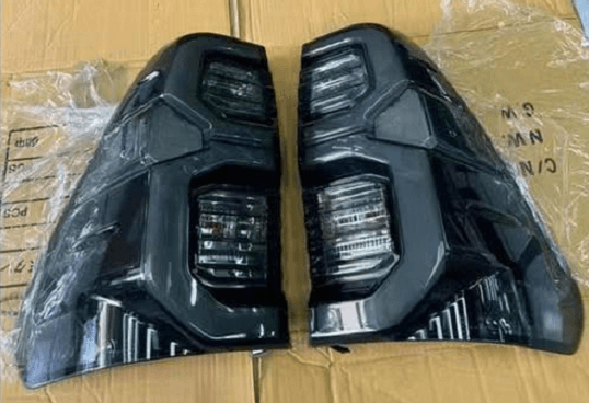 Faros Posteriores Hilux Smoke OE/Dinámicos